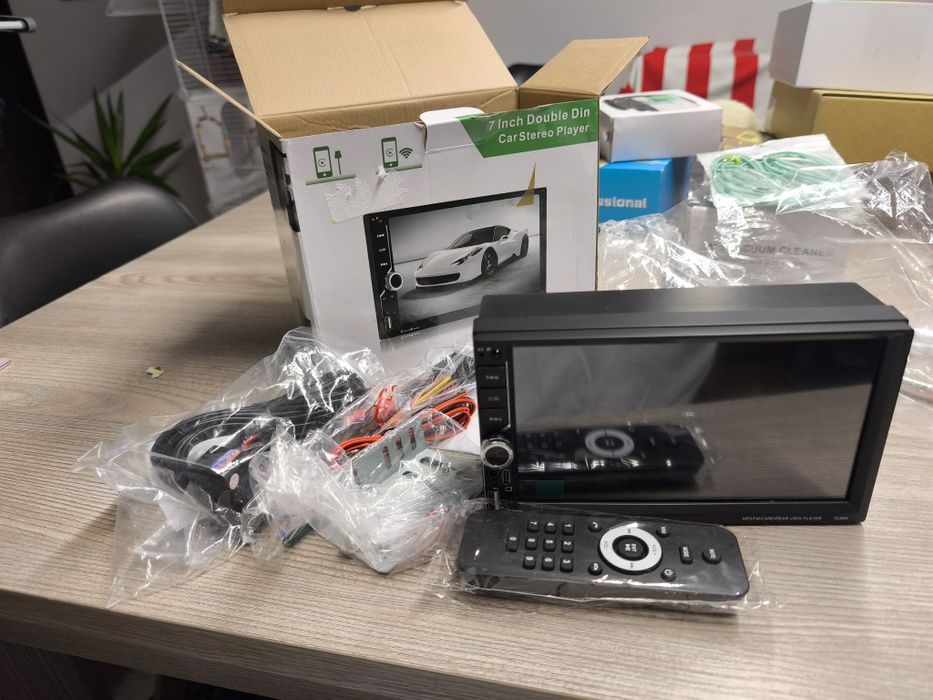 Rádio Auto 7" Double Din Touch Screen - Novo na Caixa (7035W-PLAY)