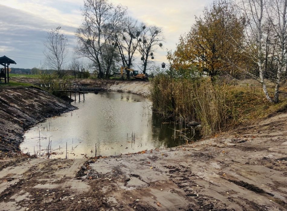 Kopanie stawów i rowów melioracyjnych - koparka gąsienicowa