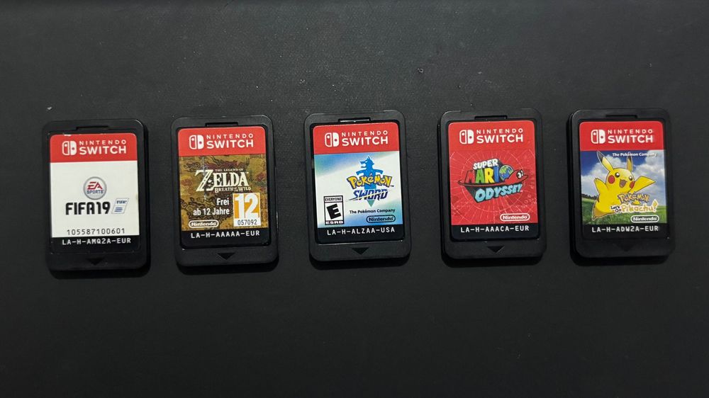 Lote 5 Jogos Nintendo Switch (Zelda, Mario, Pokémon, FIFA 19)