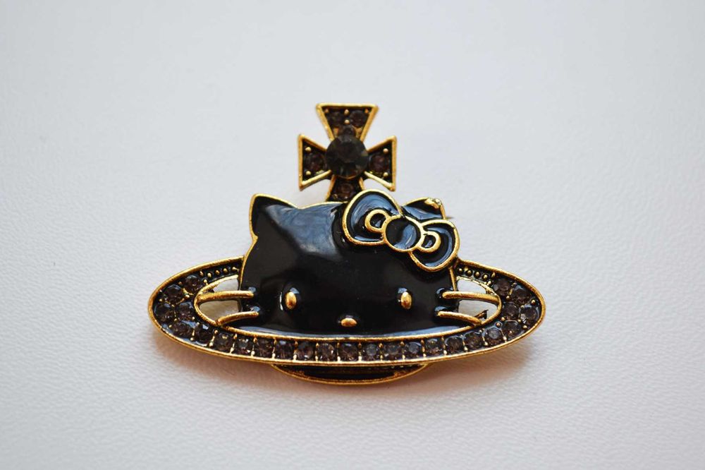 Брошь Hello kitty от Vivienne Westwood брошка