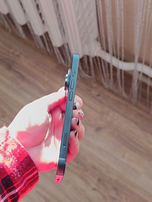 Продам iPhone 14