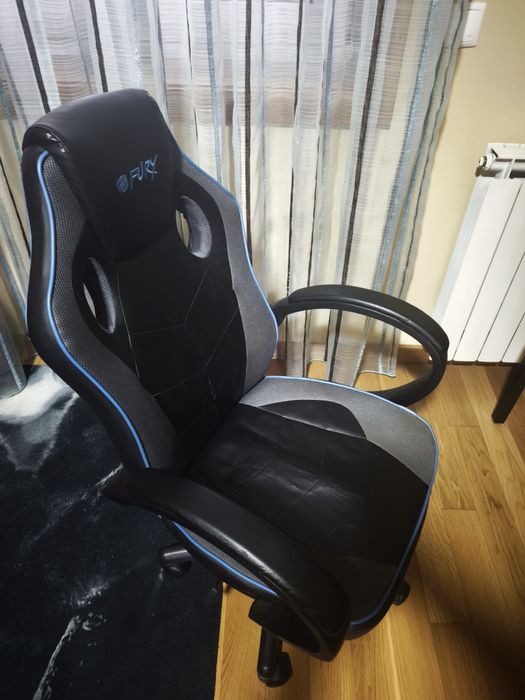 Cadeira gaming em pele