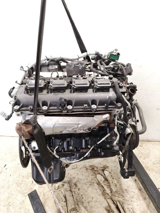 Jeep Wagoneer 2022 – kompletny silnik 5.7L z defektem.