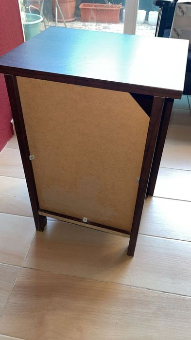 Mesa cabeceira / cómoda