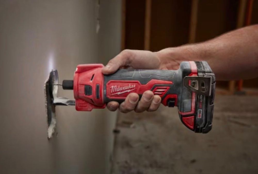 Milwaukee Tupia Gesso Cartonado