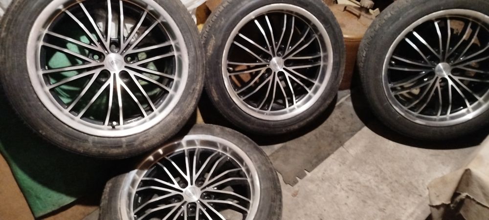 Диски с резиной р 18 114.3 / 5  215/50/18 цена 4250 гр