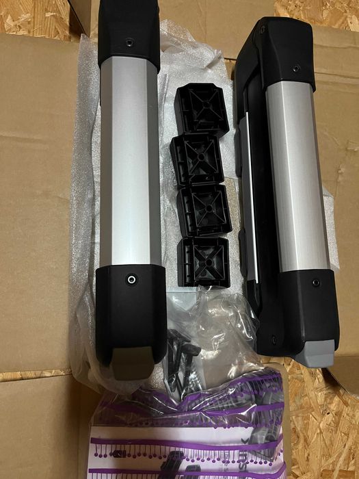 Aluminiowe uchwyty na narty dachowe Thule SnowPack S 7322