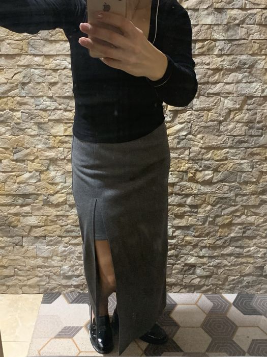 Довга юбка з розрізом р.М