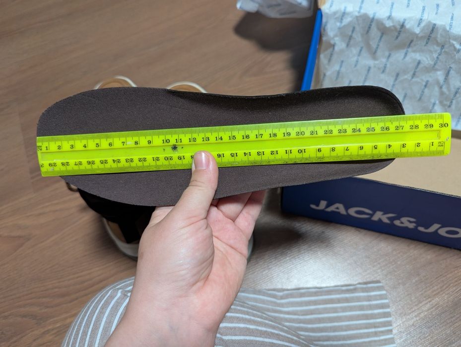 Стильні чоловічі черевики Jack & Jones з екошкіри коричневого кольору.