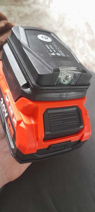 Адаптер/павербанк на макіту з ліхтарем і 2usb