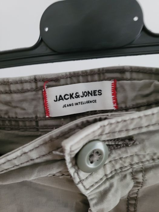 L Jack&Jones loose szorty spodenki męskie oliwka bawełniane
Używane od