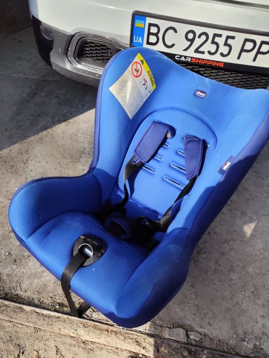 Продам автокрісло Chicco Cosmos