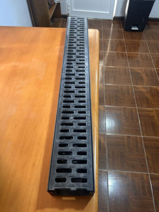 Calha de drenagem c/grelha PVC preto