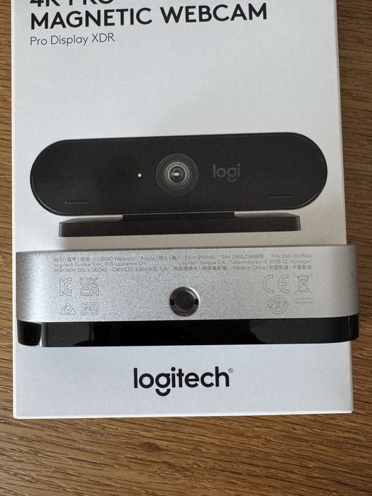 Logitech 4K PRO Ultra HD webcam( Display XDR)