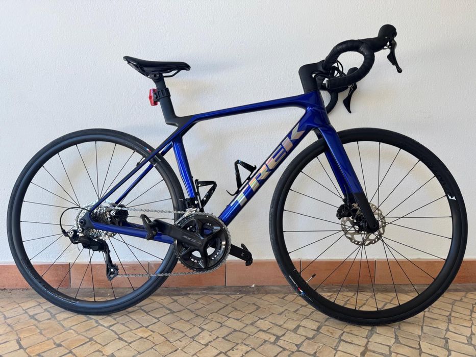 Trek Madone SL5 Gen 8 Carbono Shimano 105