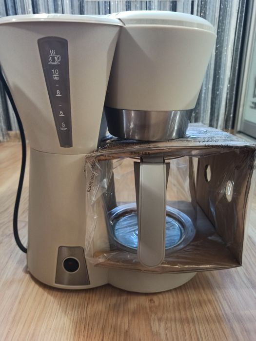 Продам капельную кофеварку Korona