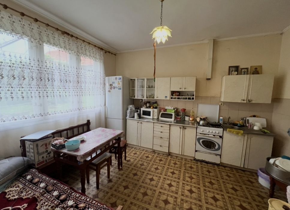 Продаж цегляного будинку в Завидові