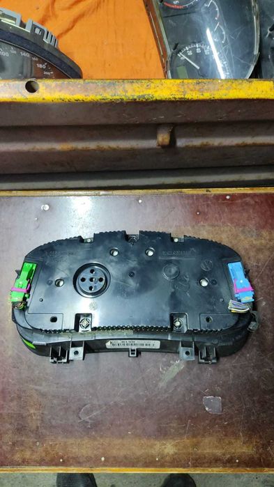 Щиток Golf 4 приборка