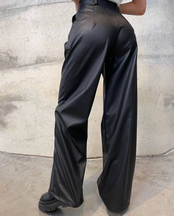 Шкіряні штани.