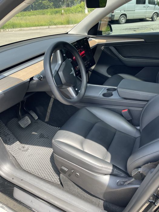 Продам Tesla Y 2022