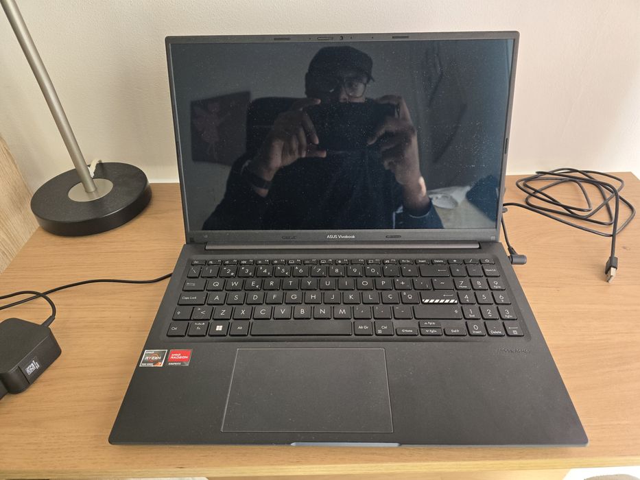 Portátil Asus VivoBook 15.6 OLED QHD 16GB 1TB