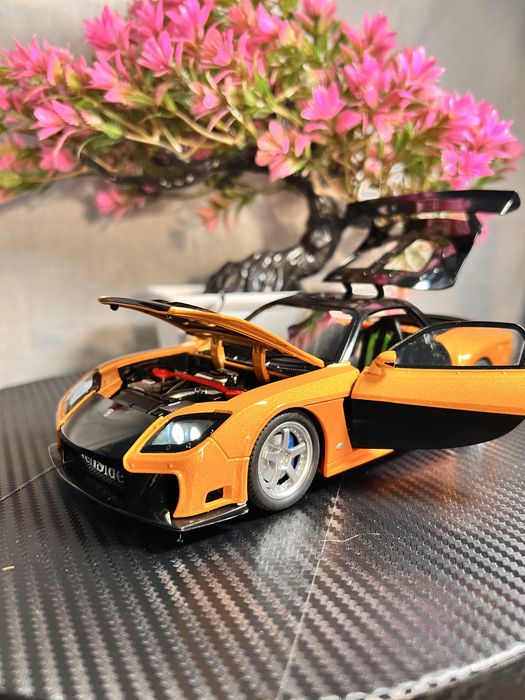 Модель 1:24 у стилі Mazda Rx-7 VeilSaide