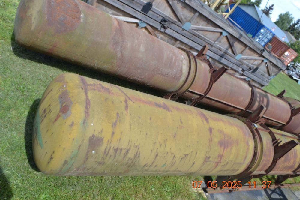 Pływaki na pomost, zbiorniki , itd