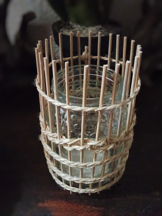 Vaso com barbante