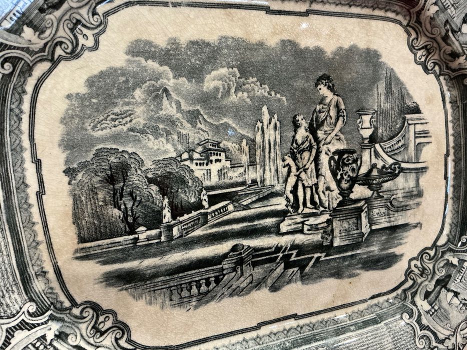 Travessa porcelana com 40 cm.  Anúncios abaixo