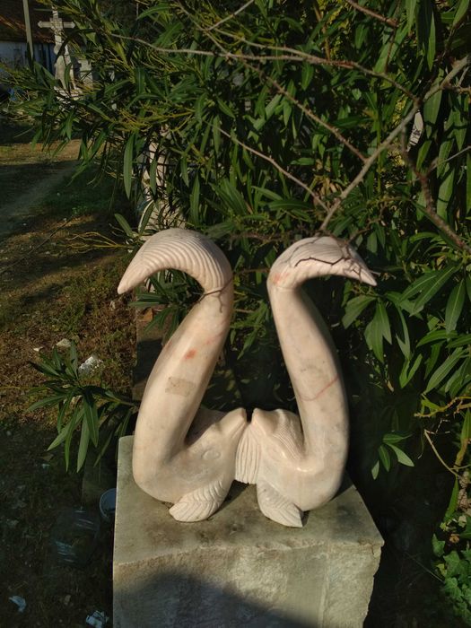 Escultura 2 peixes