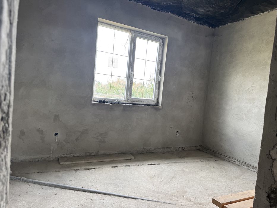 Продаж / будинок / коробка : с. Мощена/ 2 км від міста