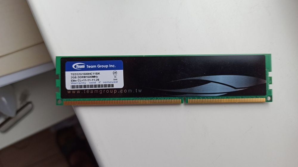 Оперативна память DDR3 3200 2Gb