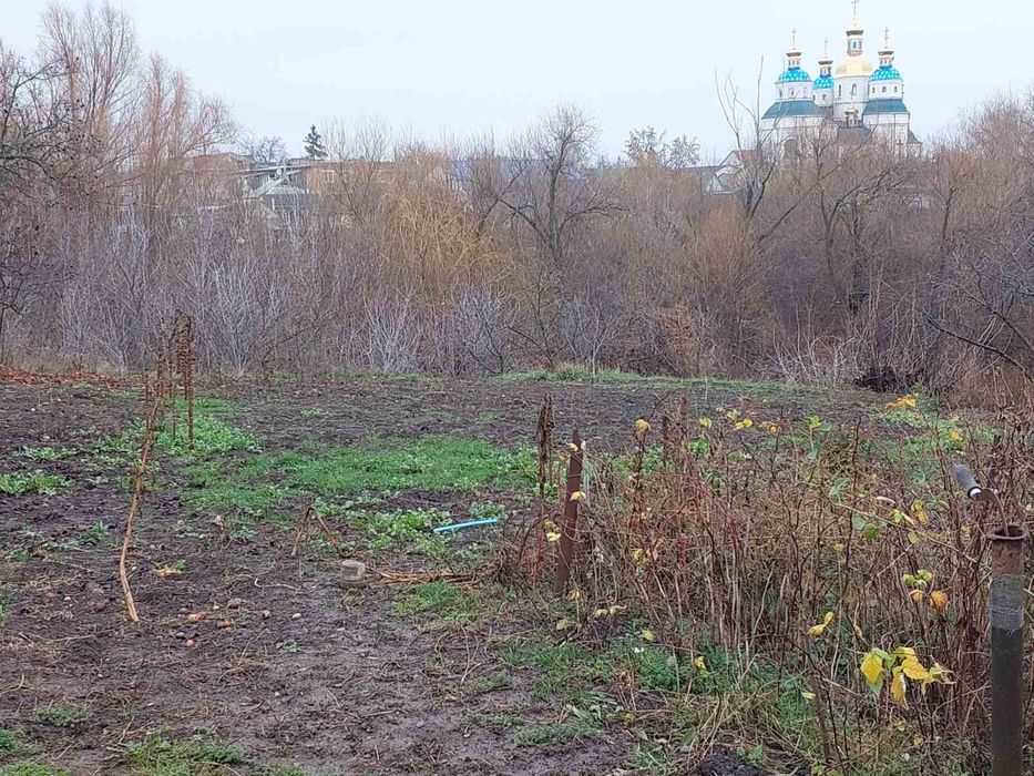 Продається будинок в смт.Новоархангельськ по вулиці Комарова.