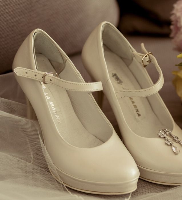 Buty perłowe ślubne