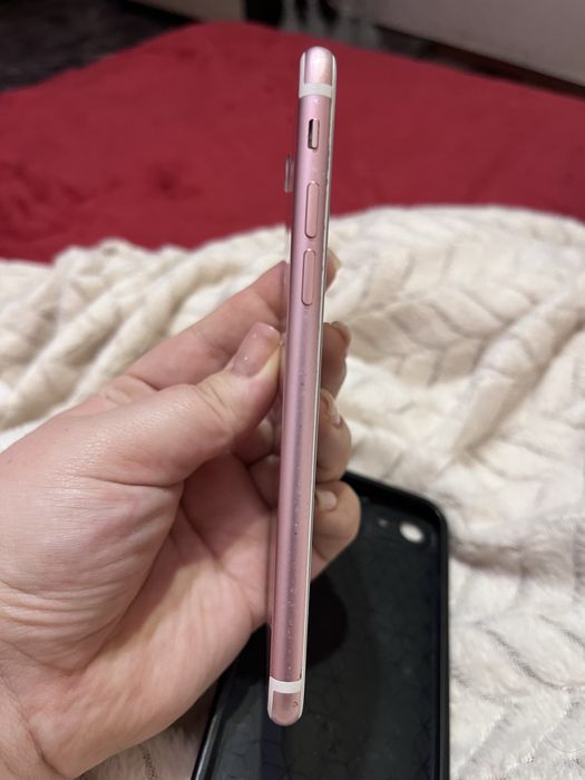 Продам Айфон 7 на 32