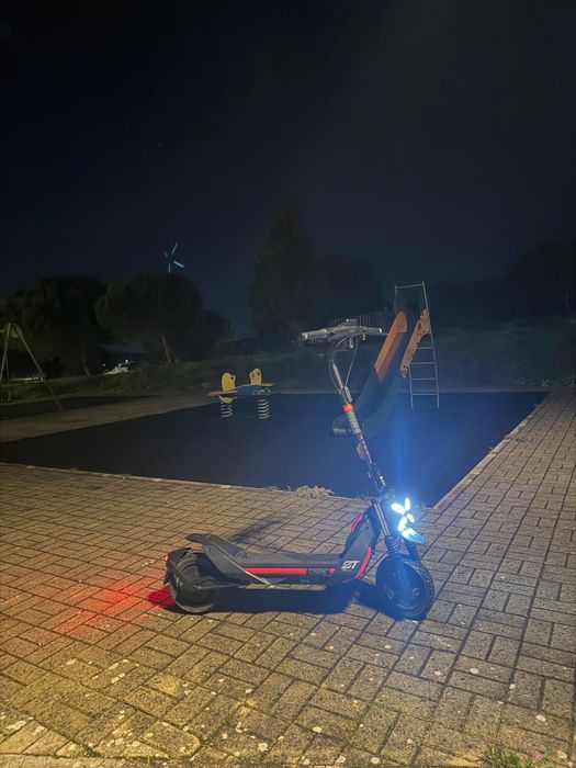 Trotinente elétrica Segway zt3