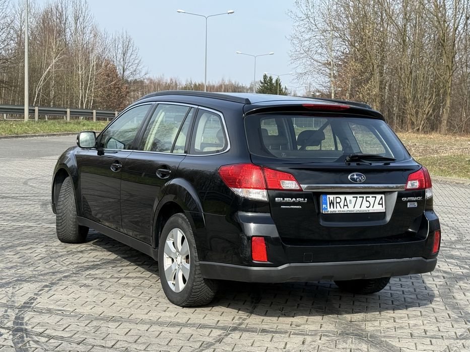 Subaru Legacy Outback 2011