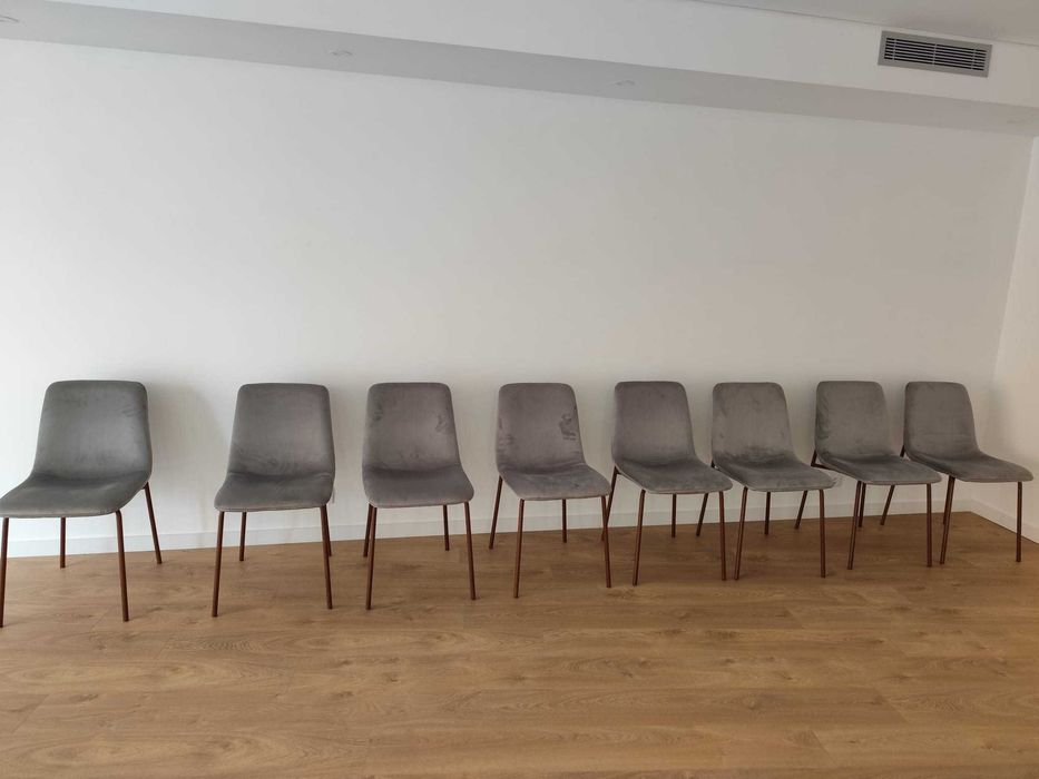 Oito Cadeiras de Sala de Jantar