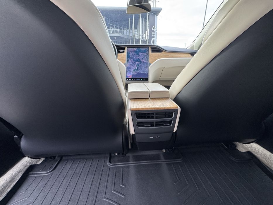 Tesla model S 100D, 2018 року(Тесла модель S) повний привід,  красивого чорного кольору