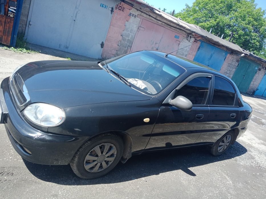 Продам семейный автомобиль.