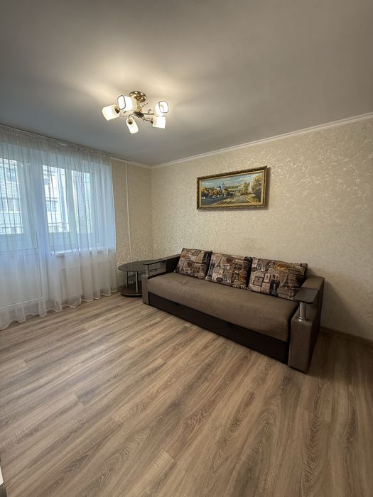Ціну знижено !Продам простору 2к.кв  в центрі !