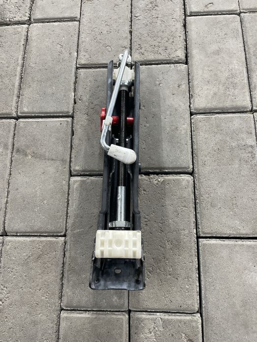 Домкрат BMW original стан нового