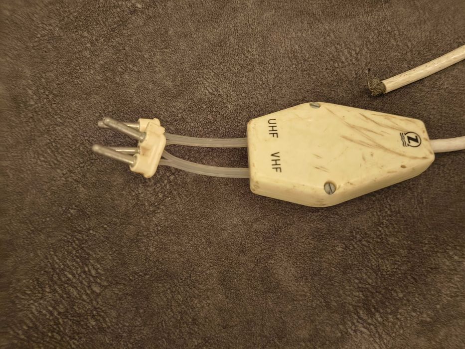 Kabel z wtyczką do starego radia