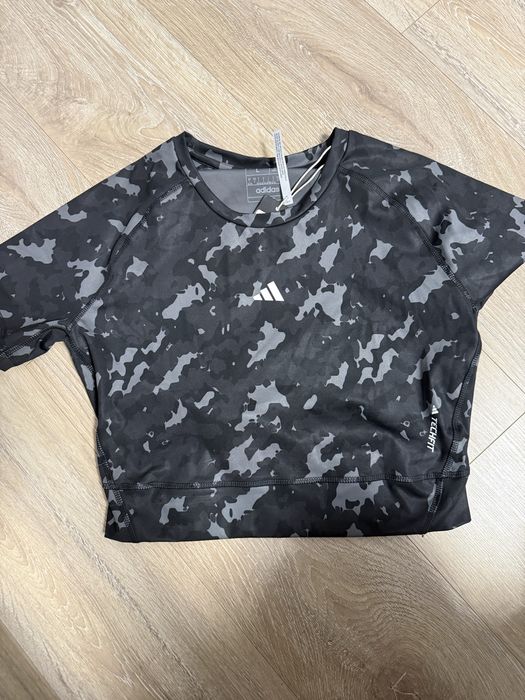 Топ спортивний adidas L