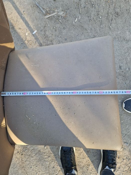 Продам кожаный БЕЖЕВЫЙ стул