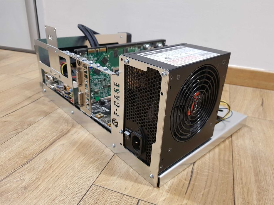 Otwarta obudowa PC- FLAT - surowa. Dostępne od ręki - test bench