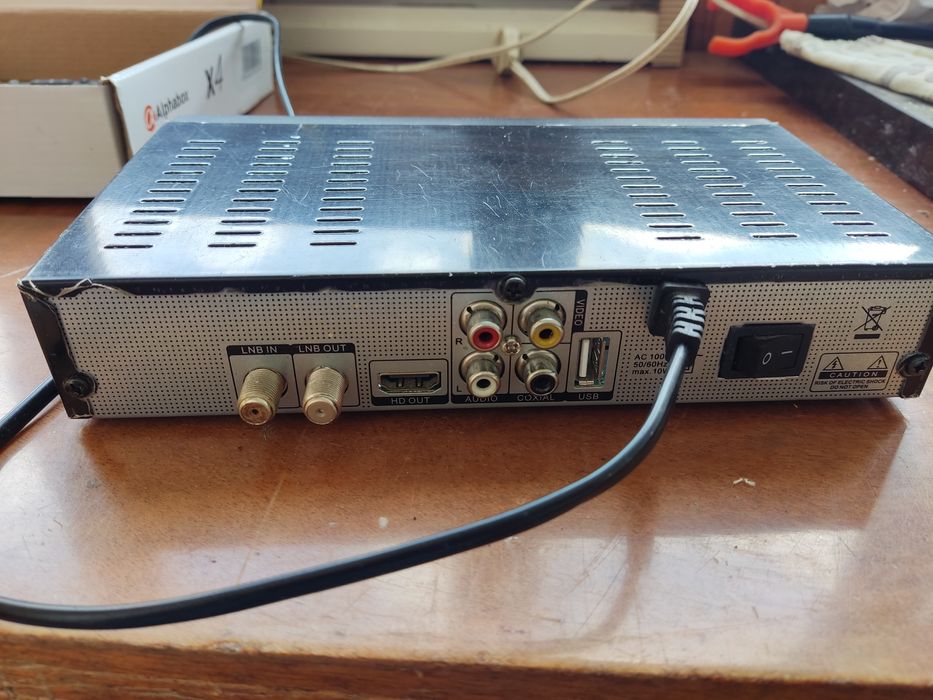 Спутниковый ресивер Alphabox X4