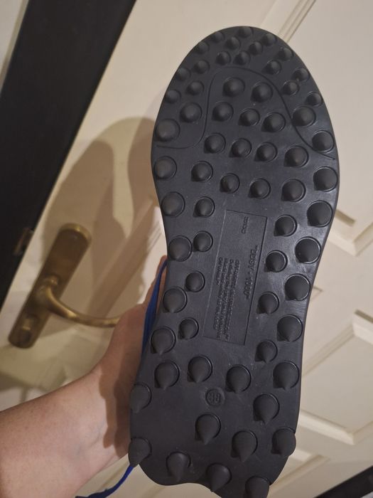 Продам кроссовки Off-White.