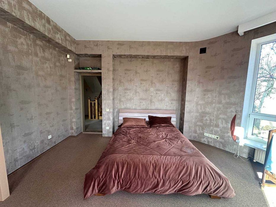 Здам шикарний будинок в Орловщині.