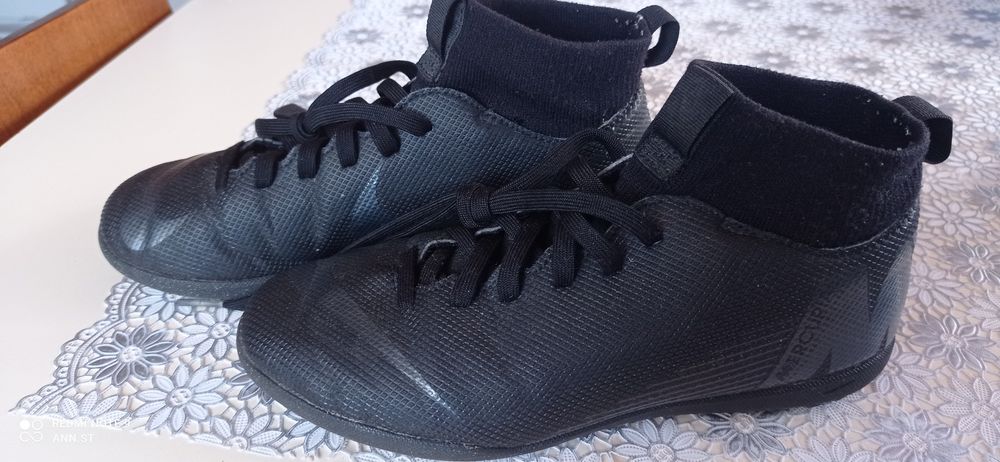 Buty piłkarskie nike czarne 35 wkł 20 cm